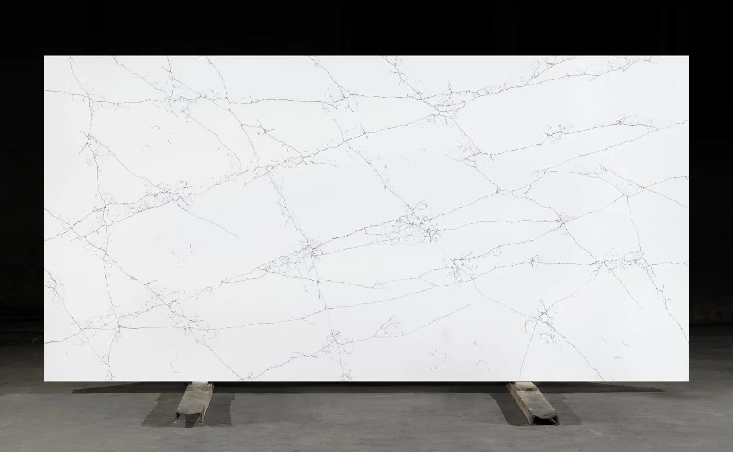 Full slab of Bianco Drift CQC139 white quartz from Classic Quartz Stone